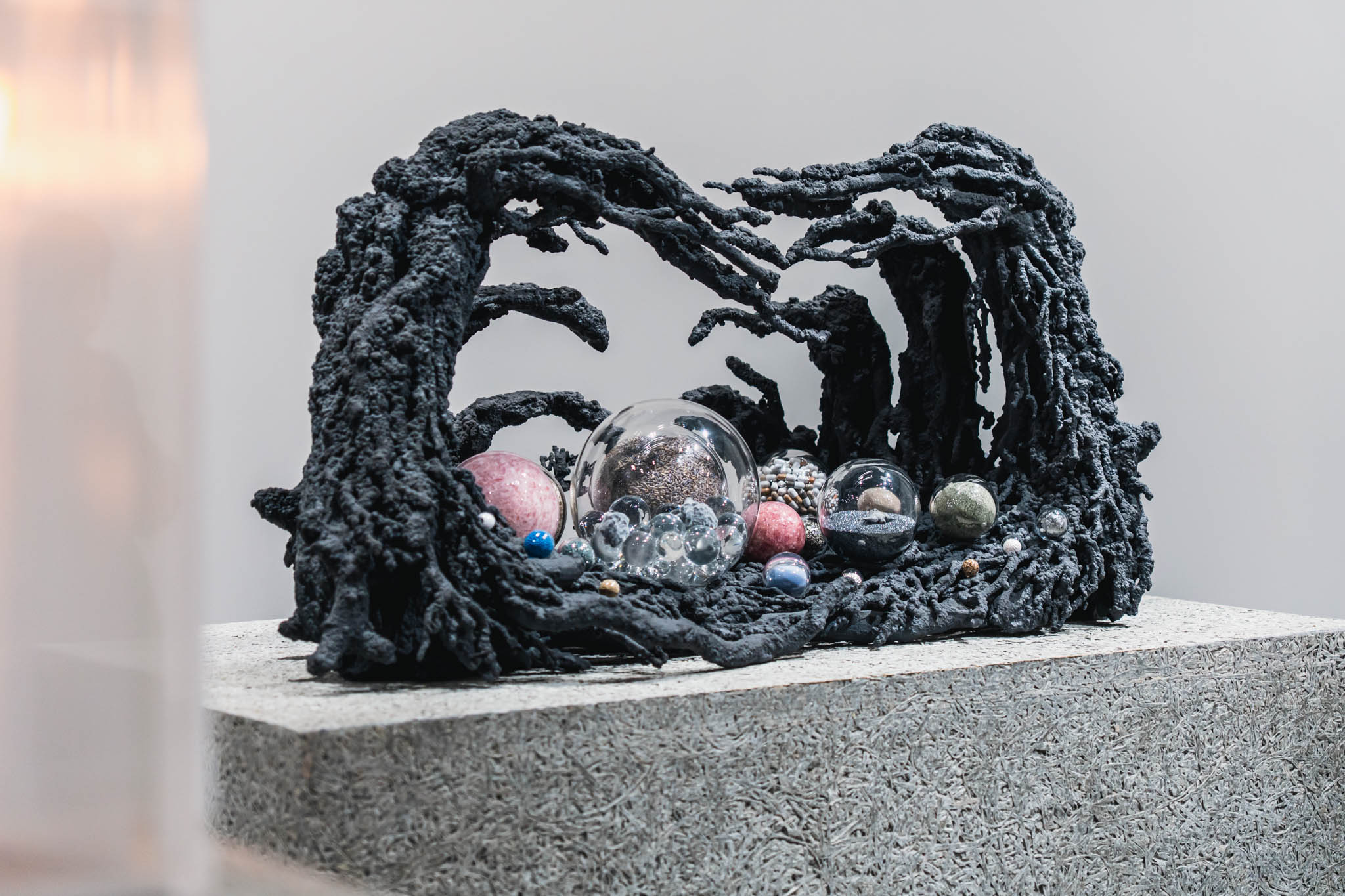 ものたちが目覚める場所 ― 名和晃平『Sentient』展 | 愉しむコト 趣味