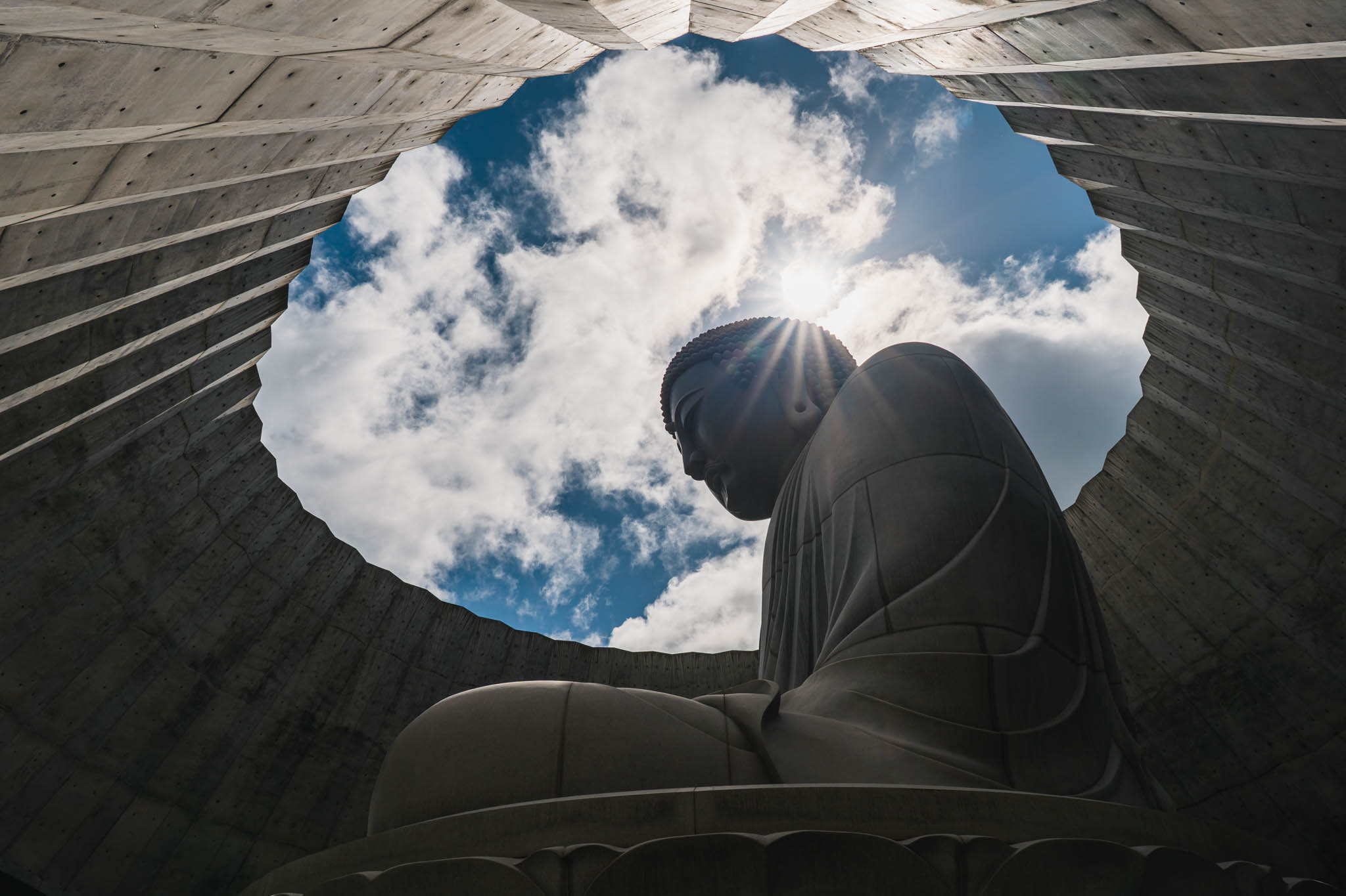 北海道の大地に眠る建築の奇跡──真駒内滝野霊園「頭大仏」を訪ねて